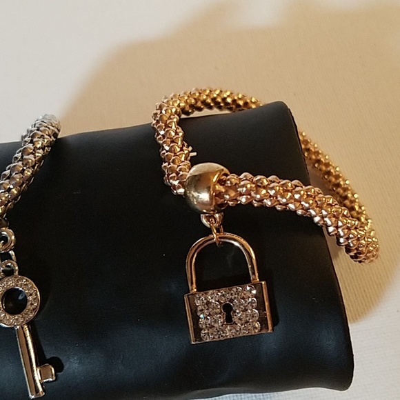 Gold & Silver Tone Stretchy Lock & Key 8" Set of 2 - Picture 3 of 3